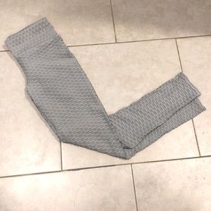 Like New- High Waisted Leggings